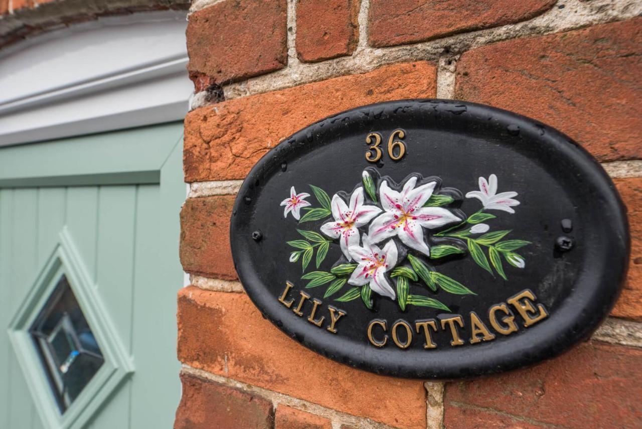 Lily Cottage, يستون المظهر الخارجي الصورة